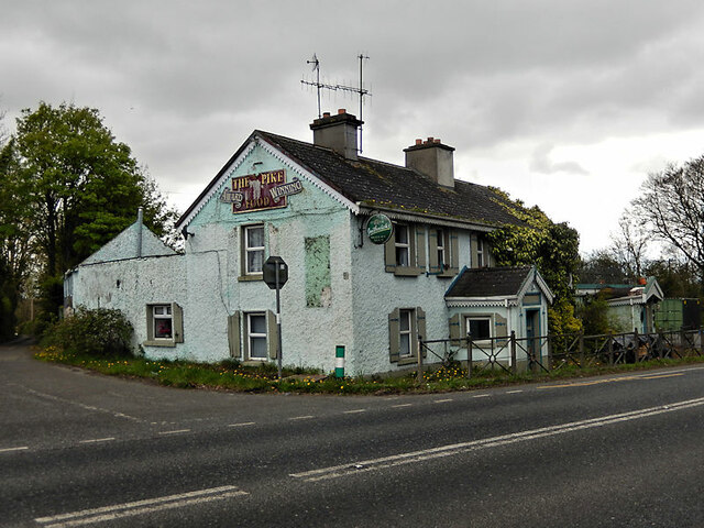 Old Pub © kevin higgins cc-by-sa/2.0 :: Geograph Ireland