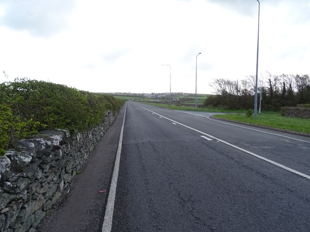 Ffordd Caergybi (Holyhead Road) towards... © JThomas cc-by-sa/2.0 ...