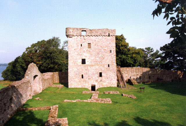 Lochleven Castle, Castle Island, Kinross © Jo and Steve Turner ...