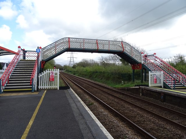 Footbridge, Llanfair­pwllgwyngyll­gogery­chwyrn­drobwll­llan­tysilio­gogo­goch Railway Station