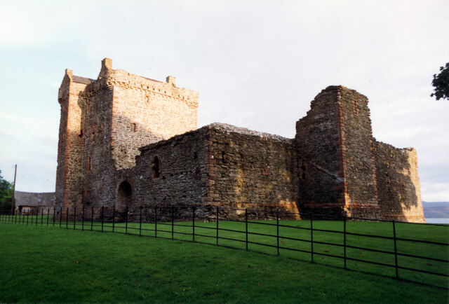 Skipness Castle, B8001 Skipness © Jo and Steve Turner cc-by-sa/2.0 ...