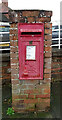 Elizabeth II postbox on Nantwich Road, Tarporley