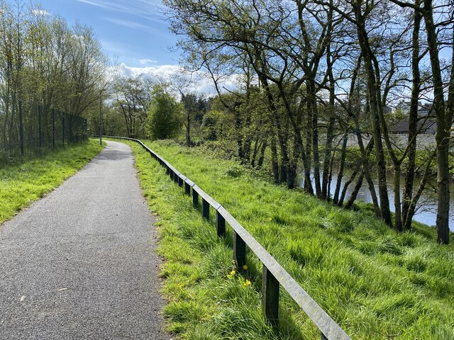 Riverside path, Lisanelly, Omagh © Kenneth Allen cc-by-sa/2.0 ...