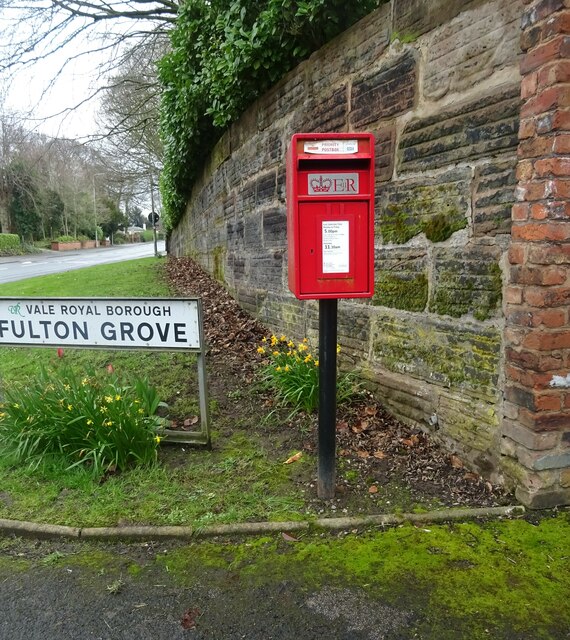 Elizabeth II postbox on Fulton Grove,... © JThomas :: Geograph Britain ...