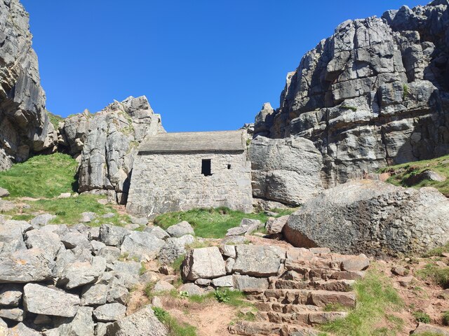 St Govan's Chapel © AJD cc-by-sa/2.0 :: Geograph Britain and Ireland