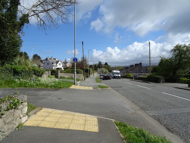 Ffordd Caergybi (Holyhead Road) towards... © JThomas cc-by-sa/2.0 ...