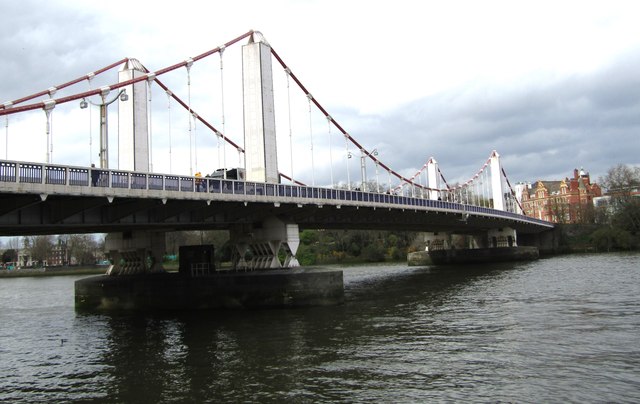 London - Chelsea Bridge