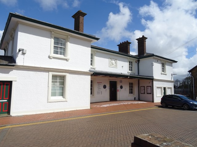 Flint Railway Station © JThomas :: Geograph Britain and Ireland