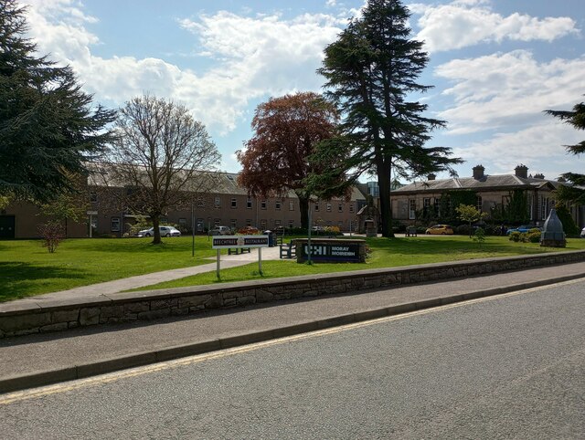 Moray College Main Entrance © Lucas Kendall cc-by-sa/2.0 :: Geograph ...