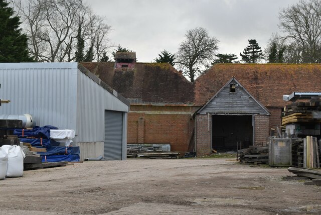 Clifton Farm © N Chadwick :: Geograph Britain and Ireland