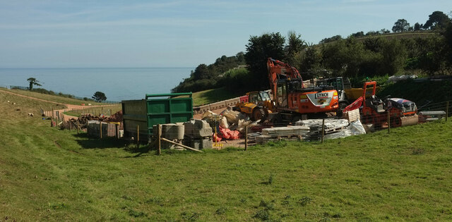 Machinery and skip for Parsons Tunnel... © Derek Harper cc-by-sa/2.0 ...