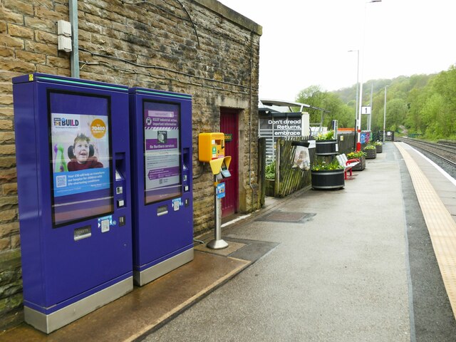 Todmorden station: passenger facilities... © Stephen Craven cc-by-sa/2. ...