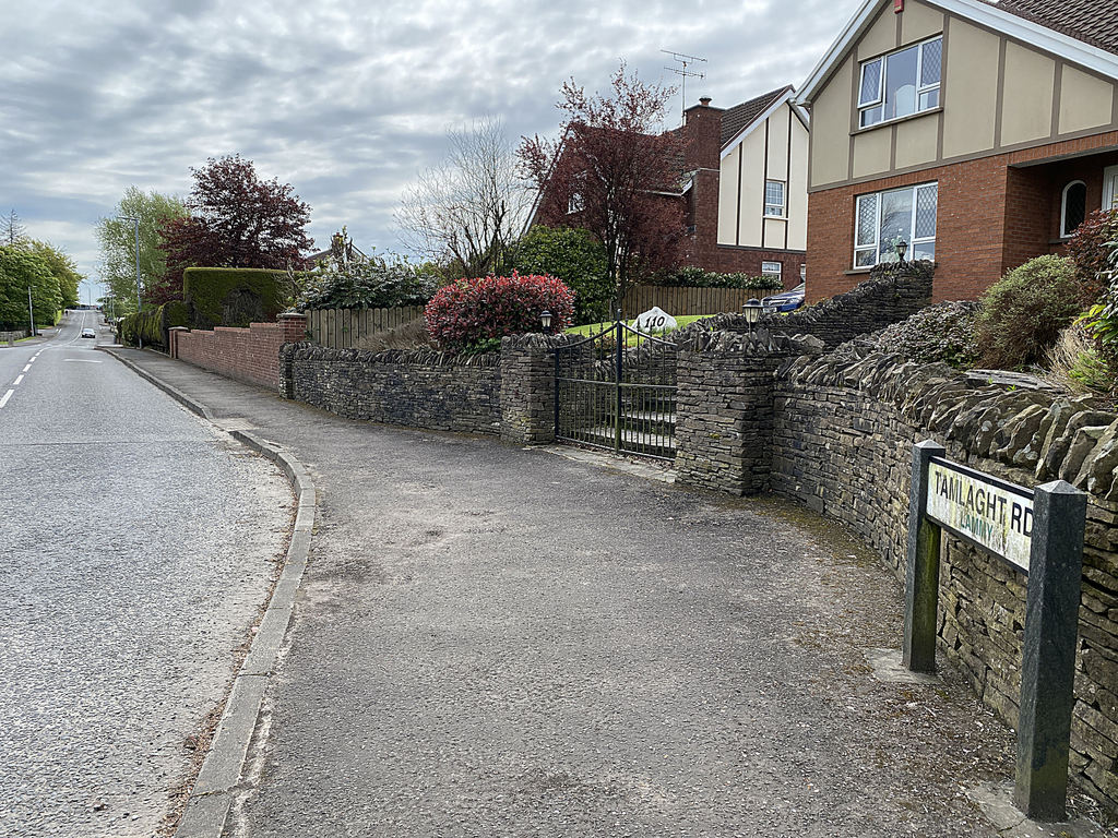 Tamlaght Road, Lammy © Kenneth Allen cc-by-sa/2.0 :: Geograph Britain ...