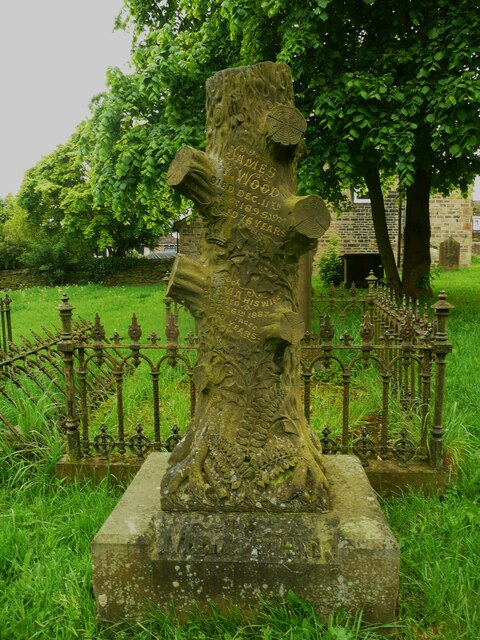 Memorial sculpture of a tree trunk,... © Humphrey Bolton cc-by-sa/2.0 ...