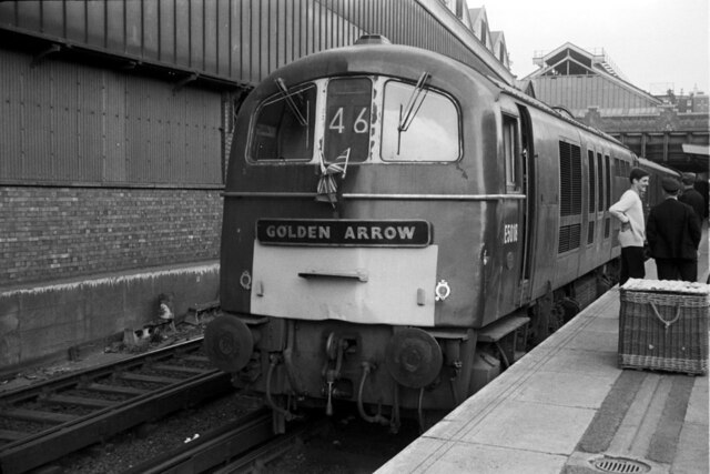 The 'Golden Arrow' at Victoria � 1967