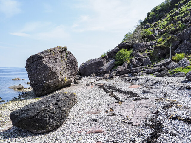 Large boulders on beach © Trevor Littlewood cc-by-sa/2.0 :: Geograph ...