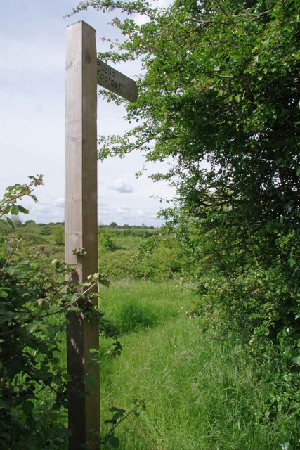 Wivenhoe Footpath 14 © Glyn Baker cc-by-sa/2.0 :: Geograph Britain and ...