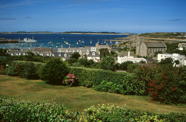 View over Hugh Town from Buzza Tower,... © Derek Harper cc-by-sa/2.0 ...