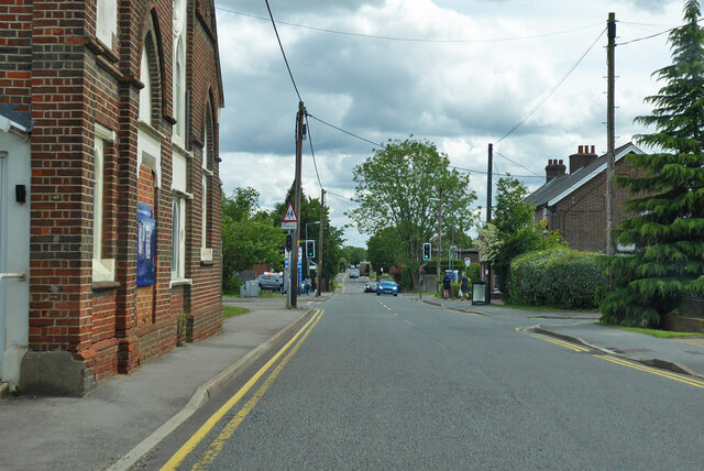 A4128 High Street, Prestwood © Robin Webster cc-by-sa/2.0 :: Geograph ...