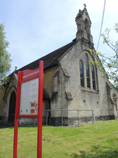 St Peter's, Devizes © Neil Owen cc-by-sa/2.0 :: Geograph Britain and ...