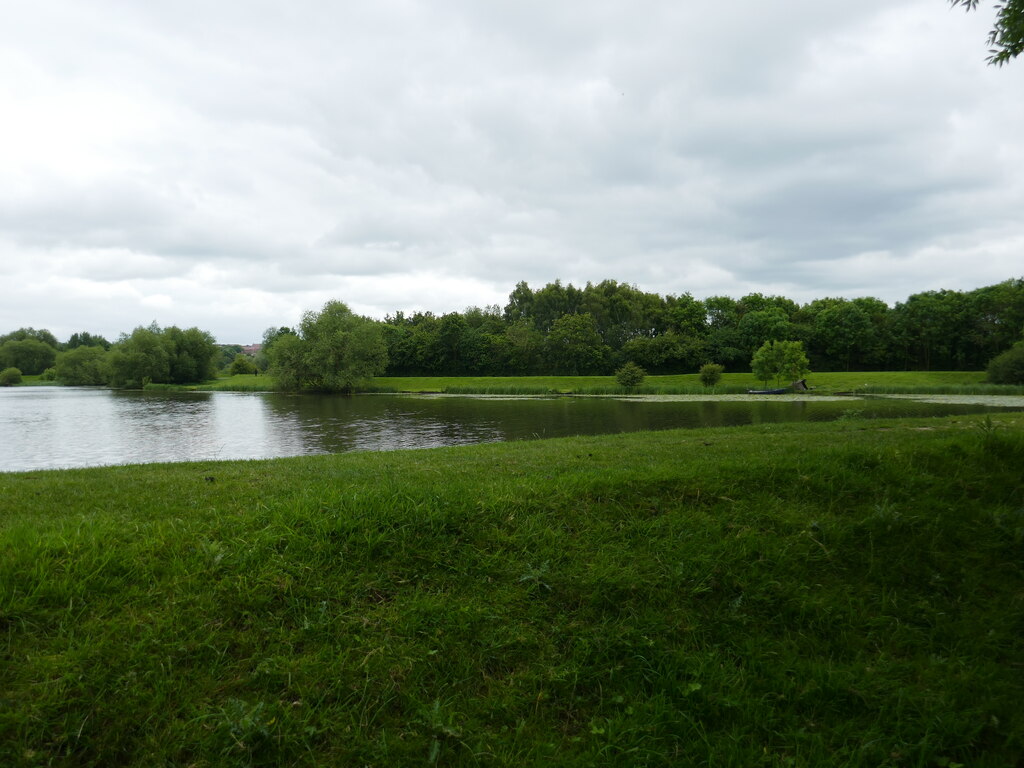 Frisby Lakes Fishery © Jonathan Thacker cc-by-sa/2.0 :: Geograph ...