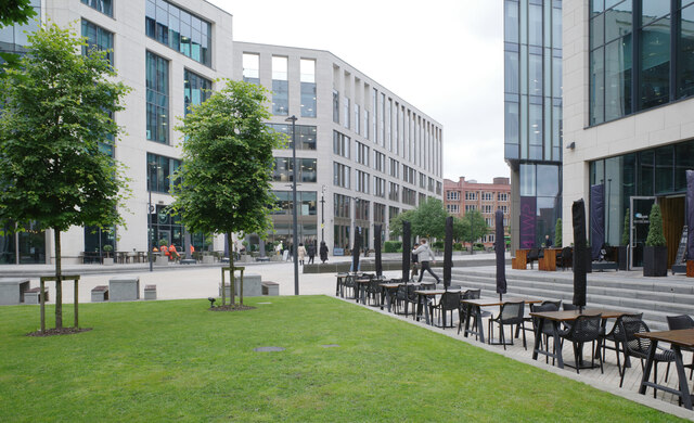 Tower Square, Wellington Place, Leeds © habiloid cc-by-sa/2.0 ...