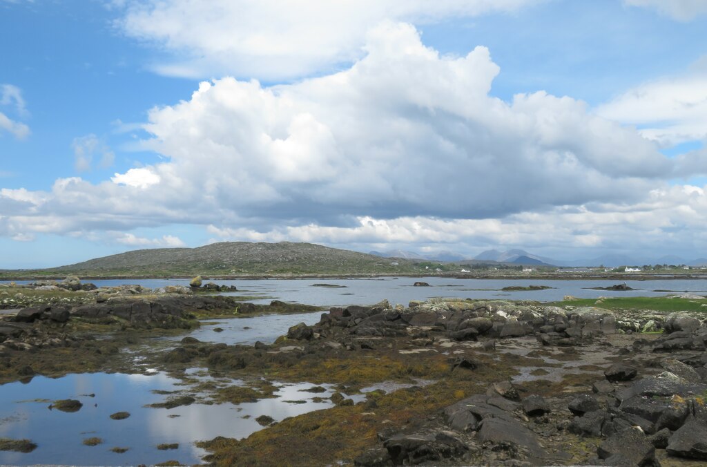 Tidal flats between islands © Gordon Hatton cc-by-sa/2.0 :: Geograph ...