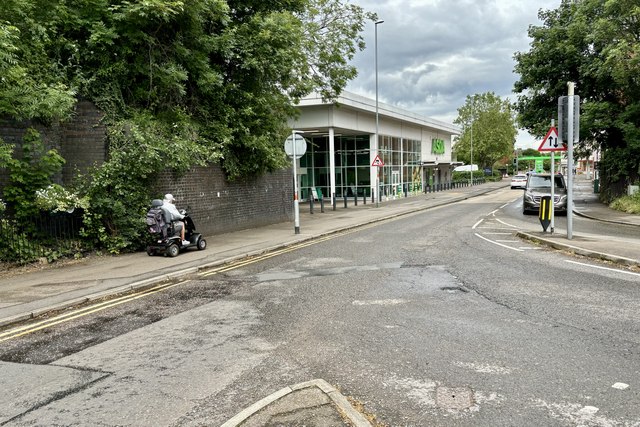 Asda, Rushden © David Dixon cc-by-sa/2.0 :: Geograph Britain and Ireland