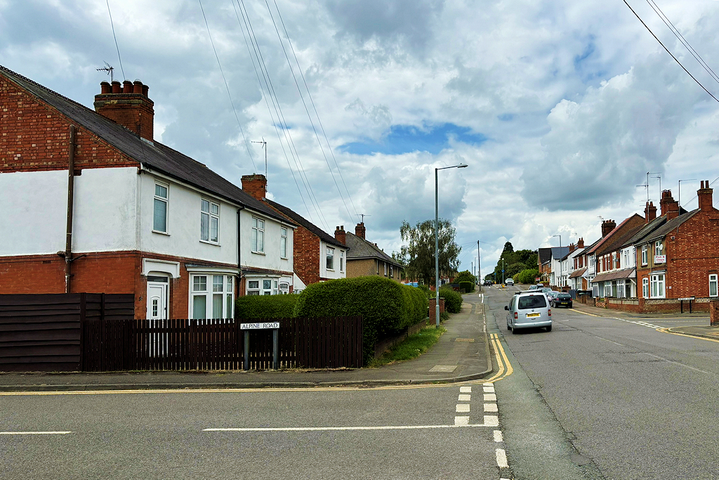 Rushden, Irchester Road © David Dixon :: Geograph Britain and Ireland