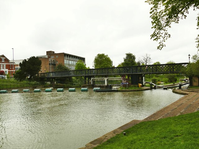 Jesus Lock and weir © Stephen Craven cc-by-sa/2.0 :: Geograph Britain ...