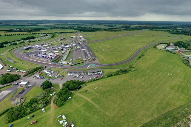 Thruxton Circuit © TCExplorer cc-by-sa/2.0 :: Geograph Britain and Ireland