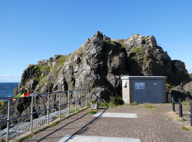 Big Rock in Dunure © Billy McCrorie :: Geograph Britain and Ireland