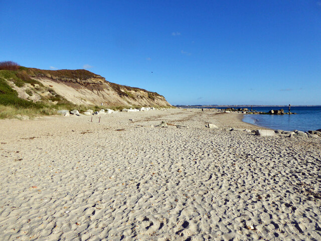 Beach and cliff, Hengistbury Head © Robin Webster cc-by-sa/2.0 ...