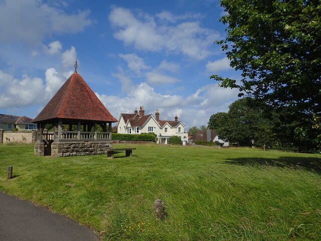 Shelter At Frant © Marathon Cc-by-sa 2.0 :: Geograph Britain And Ireland