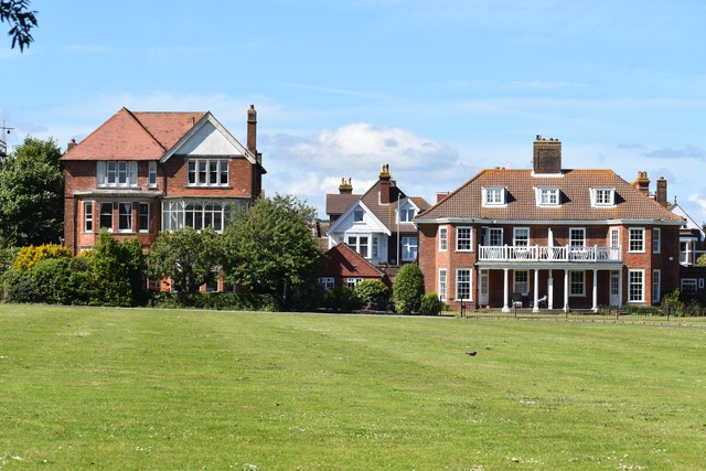 Balfour Gardens © David Martin cc-by-sa/2.0 :: Geograph Britain and Ireland