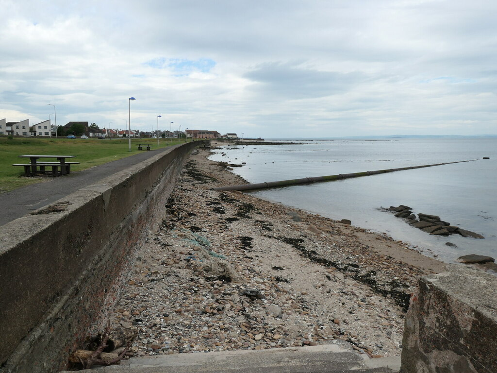 Coastal East Lothian : Foreshore and... © Richard West cc-by-sa/2.0 ...