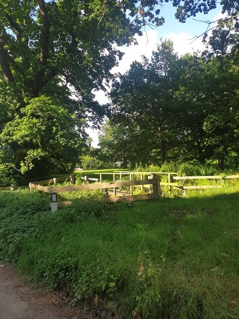 Small footbridge near The Green © Ben Thompson cc-by-sa/2.0 :: Geograph ...