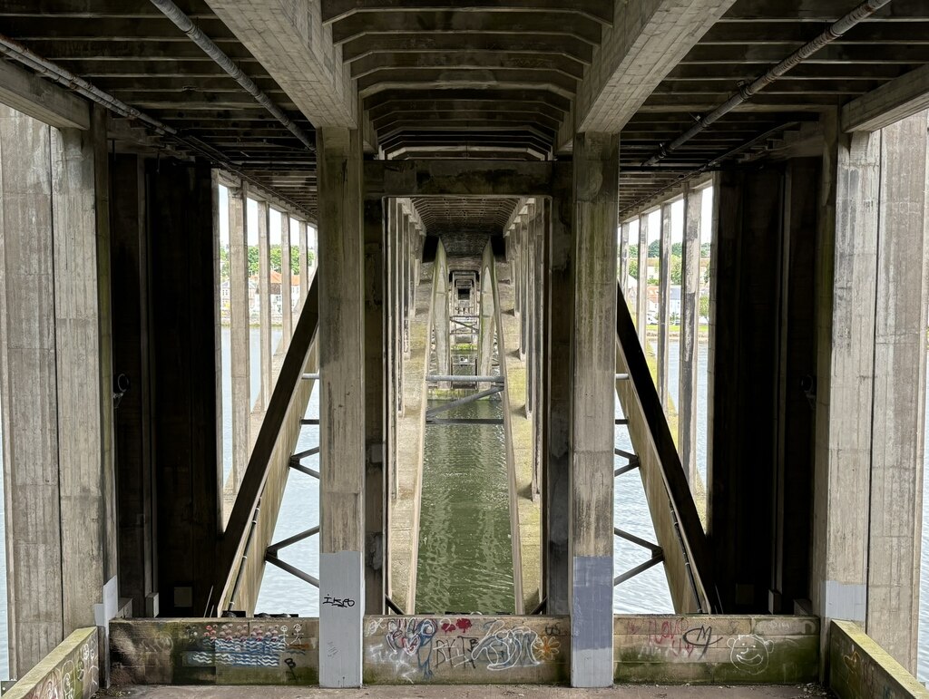 Beneath The Royal Tweed Bridge © David Robinson Cc-by-sa 2.0 