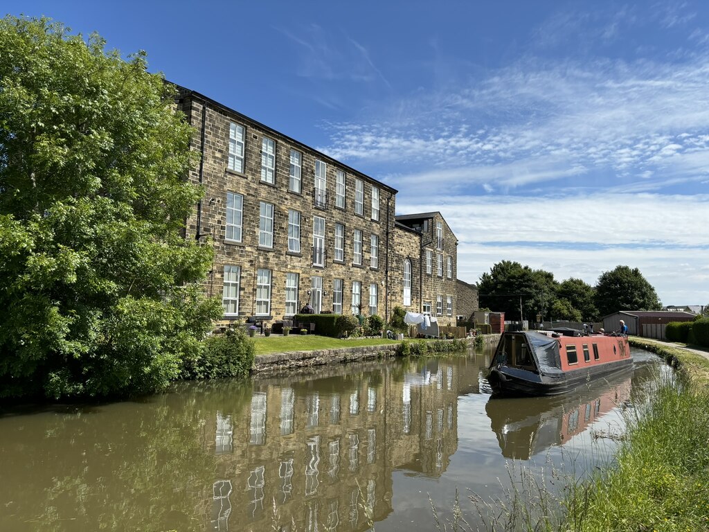 Airedale Mills on the Leeds Liverpool... © David Robinson cc-by-sa/2.0 ...