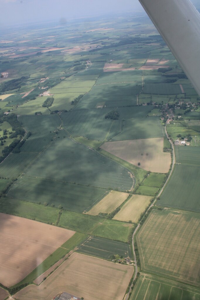 Hainton left, South Willingham right:... © Chris cc-by-sa/2.0 ...