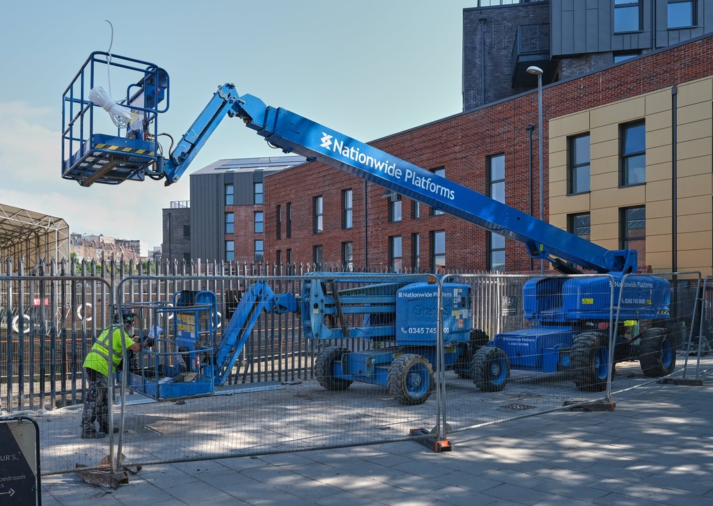 High lift © Anthony O'Neil cc-by-sa/2.0 :: Geograph Britain and Ireland