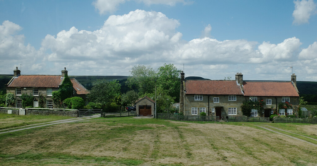 Houses, Goathland © habiloid cc-by-sa/2.0 :: Geograph Britain and Ireland