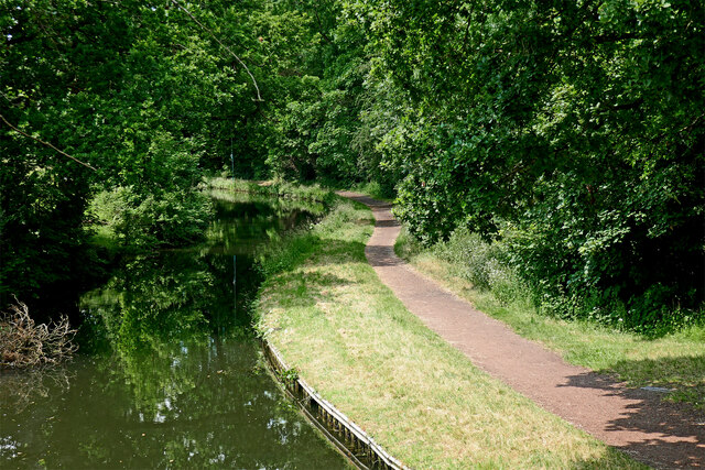 Stourbridge Canal south-west of... © Roger D Kidd cc-by-sa/2.0 ...