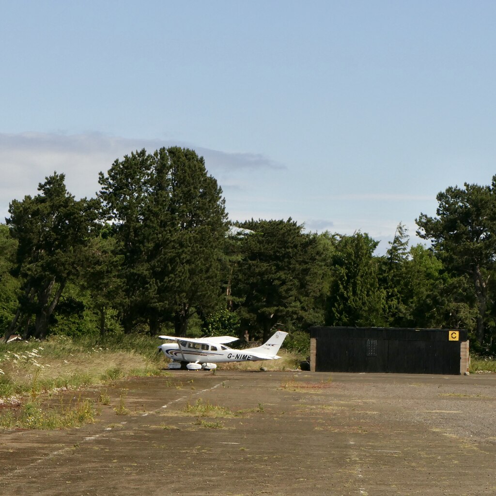 Cessna Turbo Stationair, East Fortune © Richard Webb cc-by-sa/2.0 ...