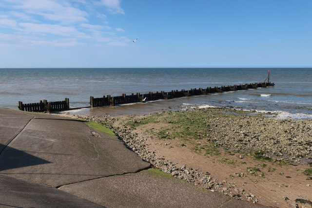 Groyne at West Runton © Hugh Venables :: Geograph Britain and Ireland