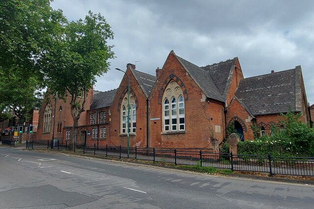 Alzahra Centre, Lenton Boulevard,... © Tim Heaton cc-by-sa/2.0 ...