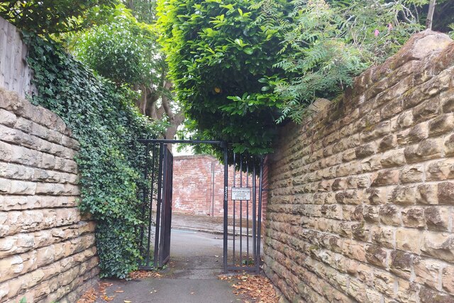 Entrance to The Nottingham Park Estate... © Tim Heaton cc-by-sa/2.0 ...