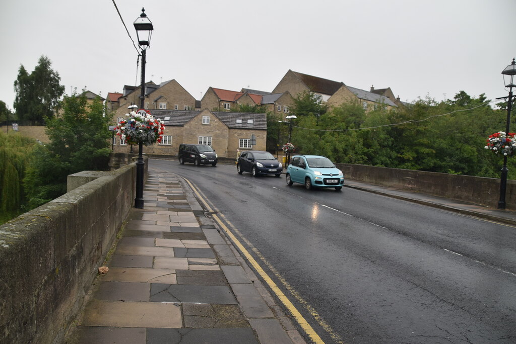 Wetherby Bridge © N Chadwick cc-by-sa/2.0 :: Geograph Britain and Ireland