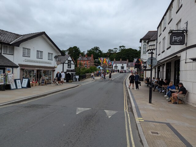 Street scene in Llangollen © TCExplorer :: Geograph Britain and Ireland