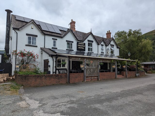 Abbey Grange Hotel, Llangollen © TCExplorer cc-by-sa/2.0 :: Geograph ...